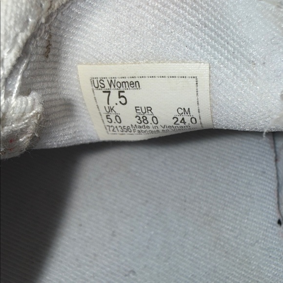 Vans - Picture 5 of 5